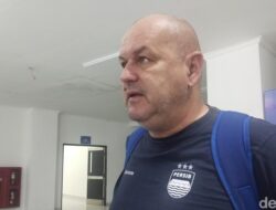 Persib Bandung Libur Panjang, Bojan Hodak Mudik, Apakah Ini Tanda Konflik Internal?
