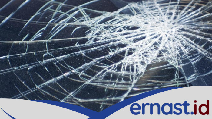 Tragedi Mengerikan: Pemotor Ayah-Anak Tewas Tertabrak Mobil Boks di Pandeglang