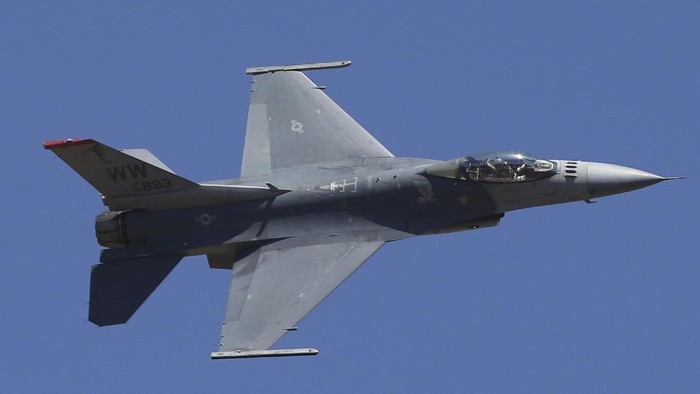 Tragedi Jet Tempur Cina di Hainan: Pilot Selamat dari Kecelakaan Mengerikan