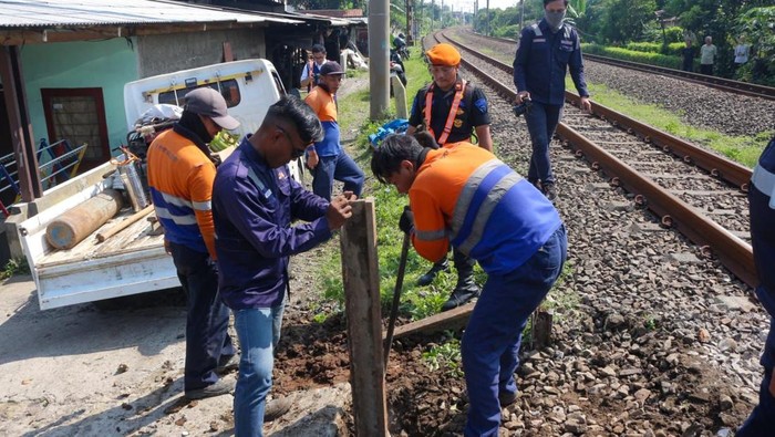 Rawan Kecelakaan, Perlintasan Sebidang Stasiun Bogor-Cilebut Ditutup: Apakah Ini Solusi Jangka Panjang?