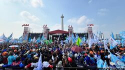**Puan hingga Airlangga Hadiri Perayaan Hari Buruh di Monas, Presiden Prabowo Turut Ikut**