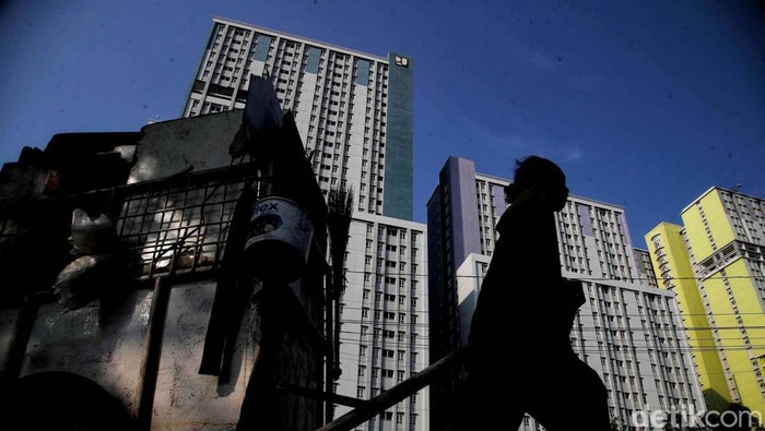 **Mewaspadai Sinyal Perlambatan Ekonomi 2025: Tantangan Berat bagi Indonesia**