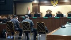 “Jaksa Minta Hakim Tolak Pleidoi 2 Hakim Pembebas Ronald Tannur: Apakah Ini Konflik Hukum atau Politik?”