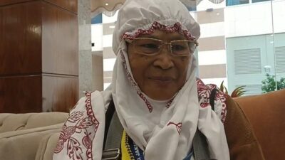 Bahagianya Tuhamah, Setelah 13 Tahun Menanti, Jemaah Haji Asal Jakut Tiba di Saudi