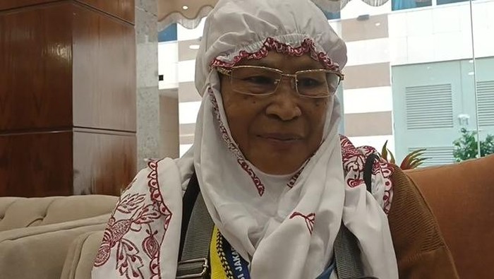 Bahagianya Tuhamah, Setelah 13 Tahun Menanti, Jemaah Haji Asal Jakut Tiba di Saudi