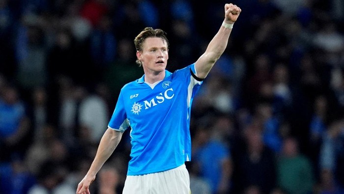 **Conte: MU Tak Pernah Beri Peran Penting ke McTominay, Namun Napoli Jadi Rumah Kedua yang Tepat**