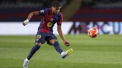 Flick: Lamine Yamal Berpotensi Menyusuri Jejak Messi & Ronaldo, Namun Butuh Konsistensi!