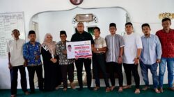 Andre Rosiade Serahkan Rp50 Juta untuk Mushalla Nurul Jadid, Sebut Prabowo Komit Kembangkan Sumbar