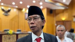 Adi Sutarwijono Dicopot dari PDIP Surabaya: “Saya Tunduk dan Patuh” pada DPP