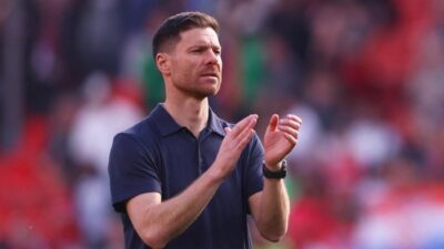 **Xabi Alonso, Dikaitkan dengan Madrid, Tampak Tetap Kalem**