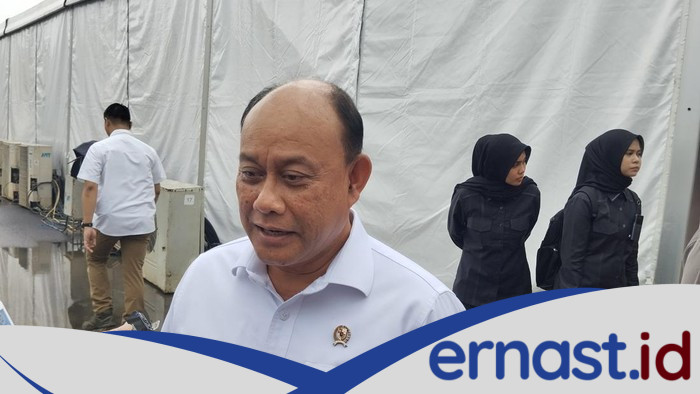 Ratna Mansur: