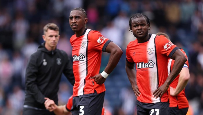 Luton Town Musim Lalu di Premier League, Kini Jeblos ke Divisi 3: Tragedi atau Kesalahan Pemimpin?