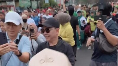 Momen Keluarga Ayu Ting Ting Ramaikan CFD Margonda Depok, Ayah Ojak Jadi Perhatian Warga