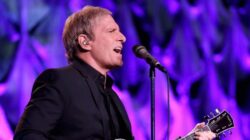 Michael Bolton: “Perjuangan Melawan Kanker Otak yang Hampir Mencuri Nyawaku”