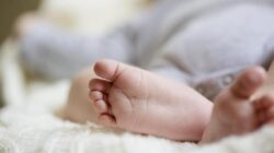 “Viral, Sejoli Terekam CCTV Buang Bayi Depan Rumah Warga di Pulogadung”