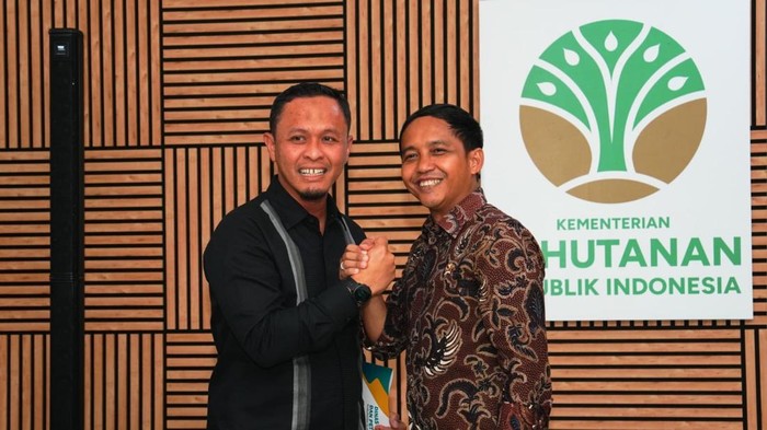 Menhut Apresiasi Walkot Pekanbaru Tertibkan Baliho, Siapkan Jalur Hijau yang Menawan
