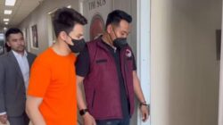 “Potret Jonathan Frizzy Berbaju Tahanan dan Sarungan Usai Ditangkap: Kisah dari Balik Kamera”