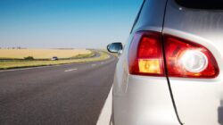 “Modif Mobil Ganti Warna Lampu Sein, Norak! Siapa yang Lebih Berbahaya: Pengemudi atau Polisi?”