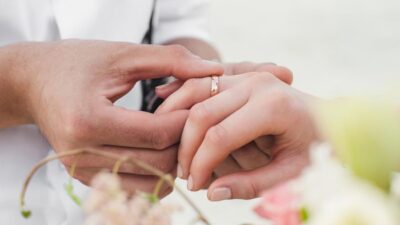 Nikah Dini sebagai Faktor Risiko Utama Stunting di Indonesia: Pandangan Menteri Wihaji