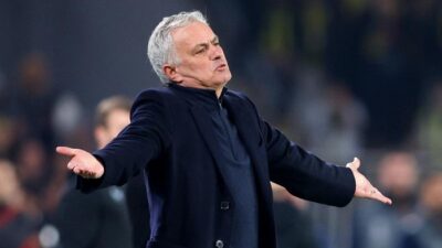 **Fenerbahce Terancam Nirgelar, Mourinho Siap Guncang Turki?**