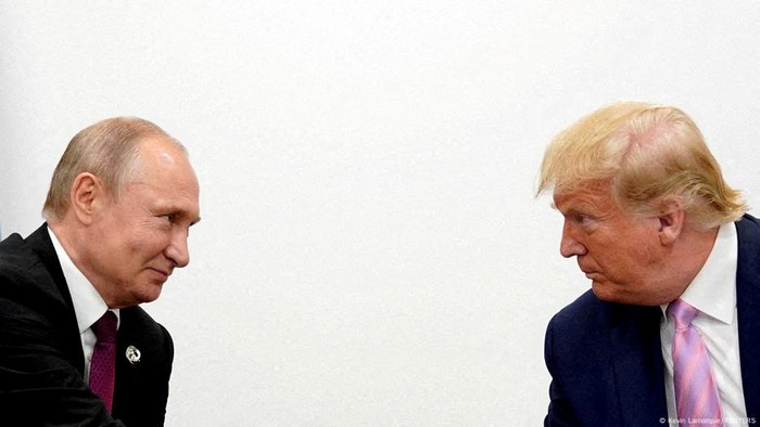 Sanksi Trump vs. Rusia: Apakah Ekonomi Rusia akan Tunduk?
