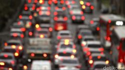 “Info Kepadatan Lalin Tol Arah Jakarta: Kembangan-Kedoya, Cililitan-Cawang, Siap-Siap untuk Trafik yang Menyebalkan!”
