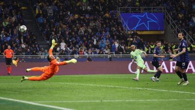 **Yann Sommer Menepis Tembakan Yamal, Save Pembeda di San Siro**