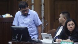 “Makelar Zarof dan Ibu Tiri: Kisah Cinta yang Menyulut Kontroversi”