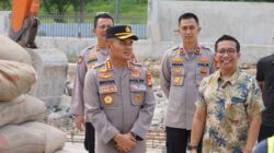 Polri Peduli, Polres Bekasi Berkontribusi Ratusan Semen untuk Gereja, Menunjukkan Keharmonisan Masyarakat