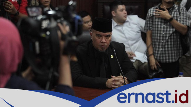 **Ahmad Dhani Minta Maaf Setelah Diterapkan Sanksi Teguran oleh MKD**