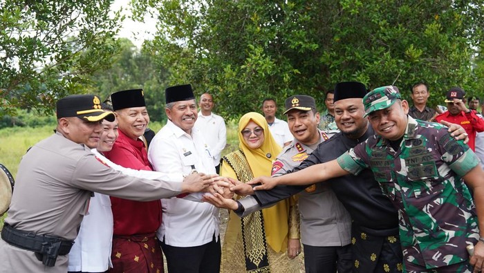 Kapolda Riau Satukan 3 Paslon Bupati Siak dalam