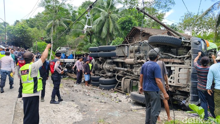 Solusi Berantas 'Truk Pencabut Nyawa' dari Jalan Raya: Analisis dan Rekomendasi