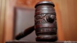 Eks Jaksa Kejari Jakbar Didakwa Korupsi: Robot Trading Rp 11,7 M Jadi Titik Panas!