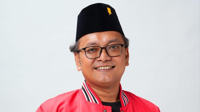 Guntur Romli Terkejut! Kongres PDIP Tunda Rapat Pleno, Apa yang Terjadi?