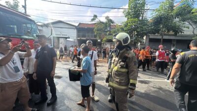 Kebakaran di Jalan Semarang Surabaya, 5 Kios Buku Ludes dalam Api Mematikan!