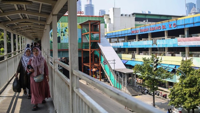 **2 Pria Ditangkap karena Palak dan Ancam Sopir Mobil Boks di Thamrin City**