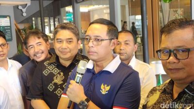 “Hasan Nasbi Usul Mahasiswi ITB: Meme Prabowo-Jokowi yang Dibina”