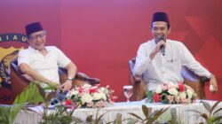 Kala UAS dan Rocky Gerung Adu Pantun di Kajian Polda Riau