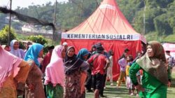 “Kemensos Gelontorkan Bantuan Miliaran Rupiah untuk Korban Tanah Bergerak di Brebes”