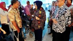 Fatma Saifullah Salurkan Bantuan Kemensos ke Difabel-Lansia di Samarinda, Menjagokan Harapan Masyarakat