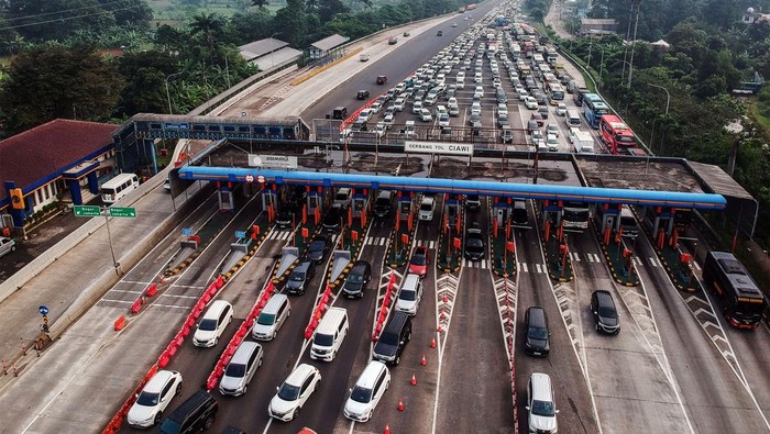Kendaraan Meninggalkan Jabodetabek Via Tol, Segini Total saat Long Weekend
