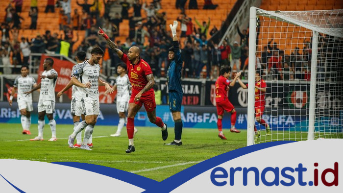 **Kemenangan Sunyi Persija di JIS: Kehadiran Fans Menurun Drastis**