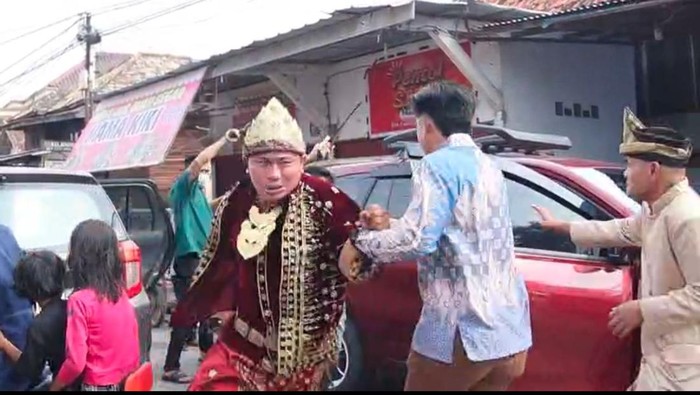 Duka Pengantin Pria Palembang: Diserang saat Turun dari Mobil