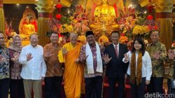 **Wagub Rano Karno Bagikan Kisah Lintas Agama di Hari Waisak**