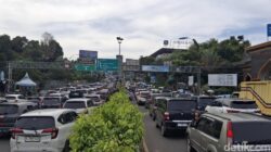 30 Ribu Kendaraan Melintas Jalur Puncak Bogor Siang Ini: Krisis Lalu Lintas atau Kenyamanan?