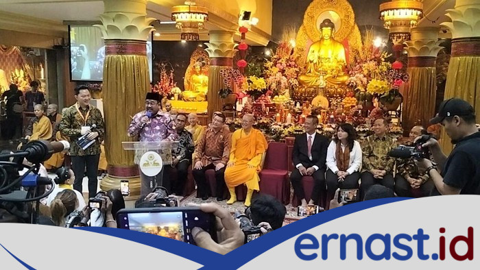 **Wagub Rano Karno Syukur, Waisak Jakarta Berjalan Baik, Menunjukkan Soliditas Masyarakat!**