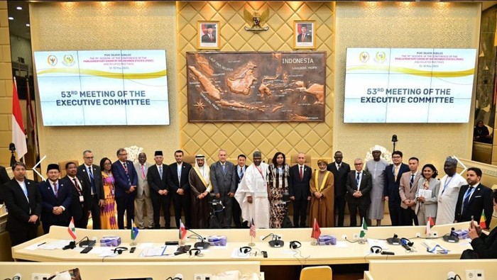 **Sidang Parlemen OKI di DPR: Dari Palestina hingga Perubahan Iklim, Indonesia Jadi Pusatnya!**