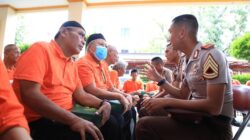 Taruna Polisi Beri Nafas Baru bagi Lansia di Jakbar dengan Bakti Sosial