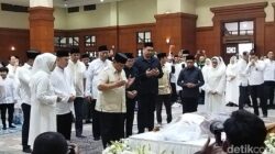 Prabowo Melayat Jenazah Eks Wagub DKI Eddie Nalapraya: Simbol Kehormatan Politik di TMII