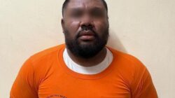 “Pria Ngaku Debt Collector Keroyok Warga Bekasi Ditangkap, Rekannya Diburu: Kisah Tragis di Balik Kecurangan!”